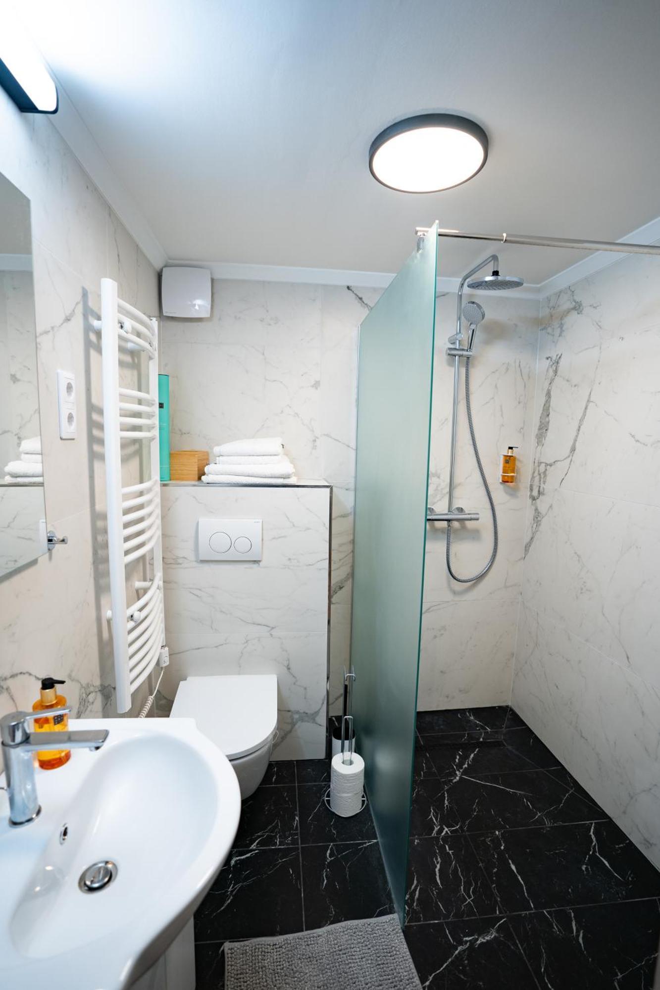 Downtown Double Room Deluxe With Joint Kitchen Budapest Exterior foto
